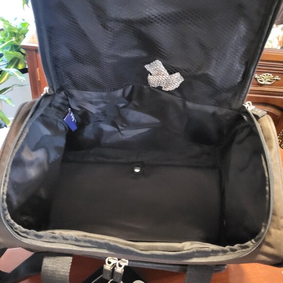 Chaps Carry On Travel Gym Duffel Satchel Bag - Picture 6 of 9